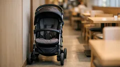 店内の通路にベビーカーを置くのは違反？転倒事故の責任と線引きをやさしく整理